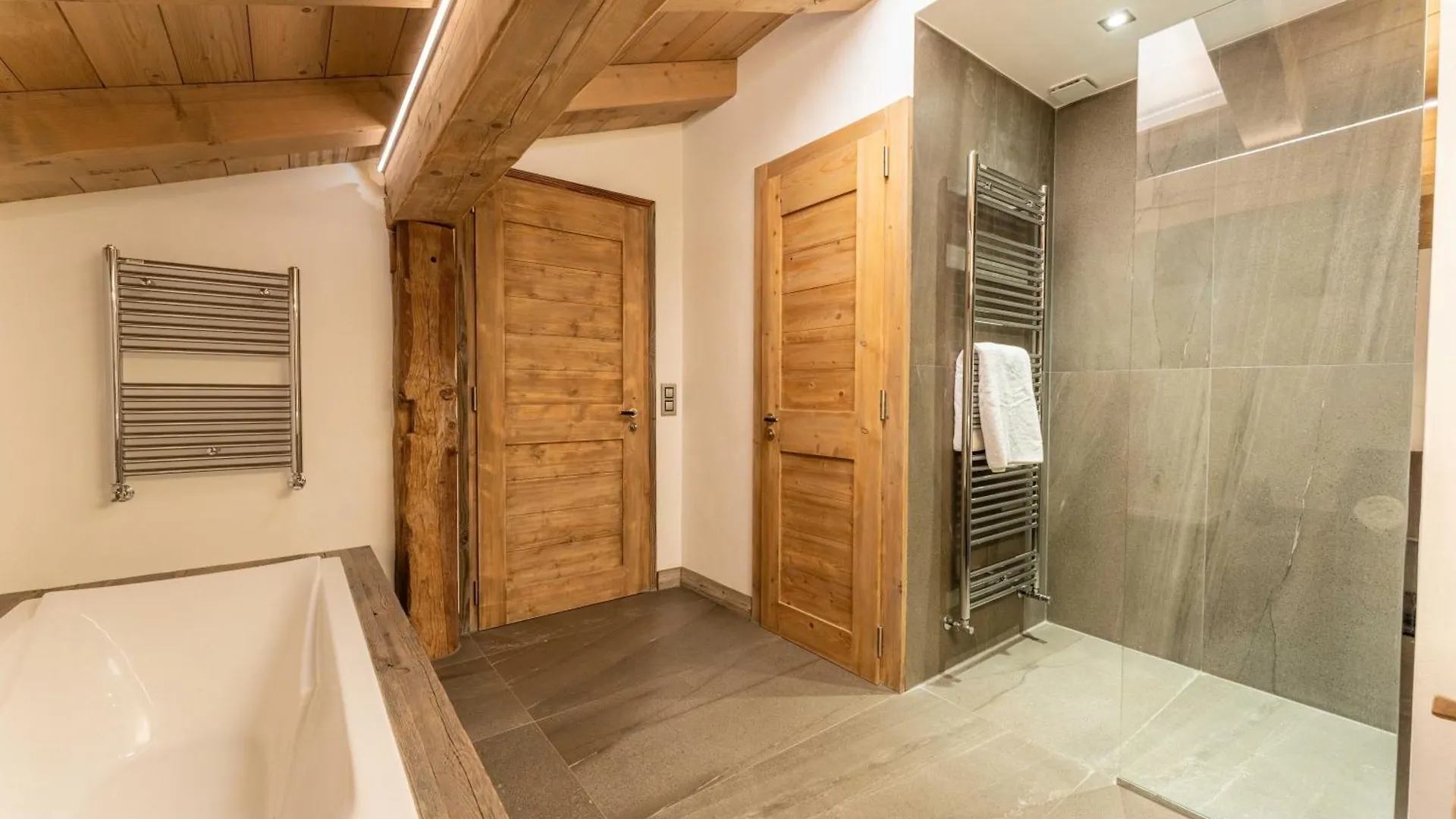 Chalet Les Oyats - Ski In Ski Out Megève